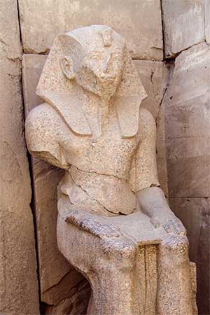 Statue des Thutmosis III. in Karnak | Foto: Sabrina | Reiner | CC BY-SA