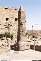 Die Tempelanlagen vonb Karnak <br>Bild 2/69