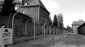 27. Januar | KZ Auschwitz, Todeszaun | Lizenz: Public Domain (CC0)