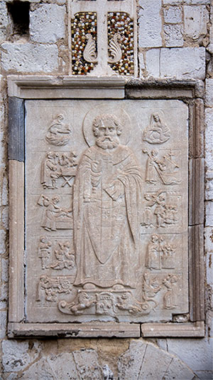 Relief an der Basilica Pontificia di San Nicola, Bari, Italien | Foto: © Sabrina | Reiner | www.stilkunst.de | Lizenz: CC BY-SA Relief an der Basilica Pontificia di San Nicola, Bari, Italien | Foto: © Sabrina | Reiner | www.stilkunst.de | Lizenz: CC BY-SA