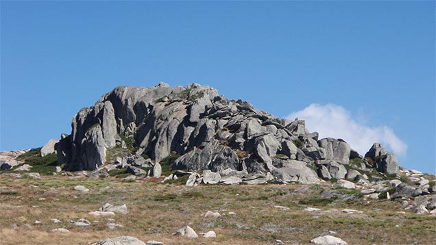 Felsen und Steine nahe dem Mount Kosciusko, Snowy Mountains, Australien.